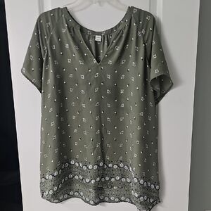 Old Navy Olive Green Floral Women's Blouse